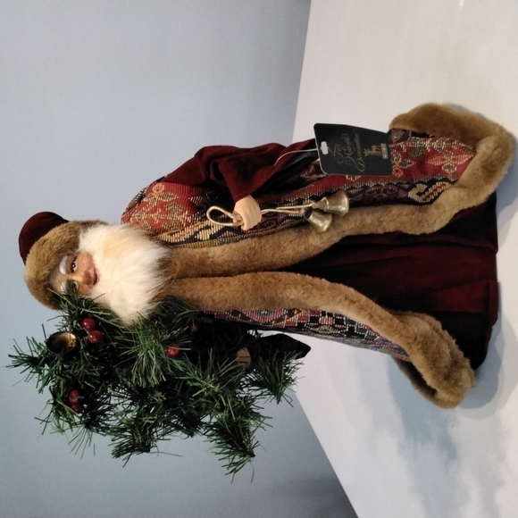 16" Santa - Picture 6 of 7